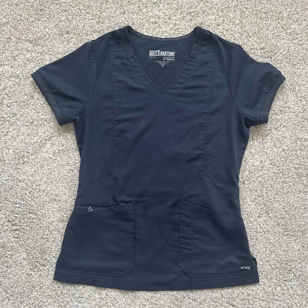 Grey's Anatomy Fitted Gray Short Sleeve Scrub Top